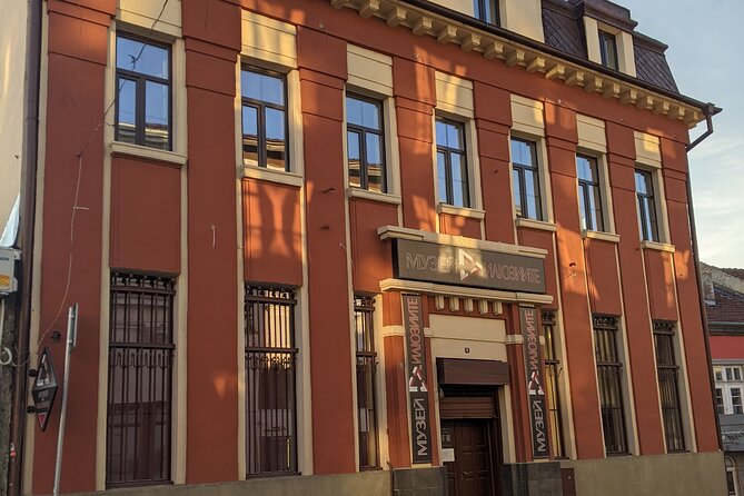 Admission Ticket to Illusions in Museum in Veliko Turnovo - Why the staff matter here