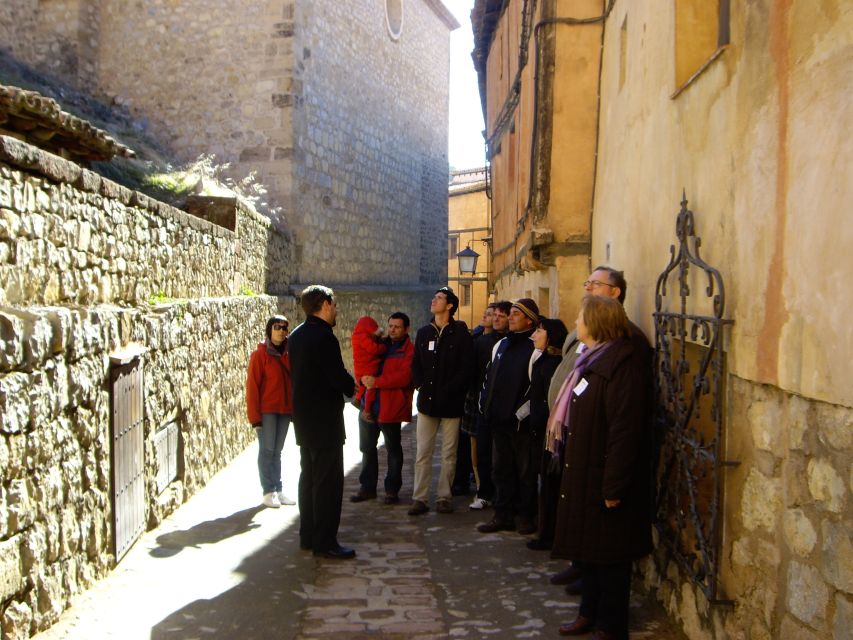 Albarracín Monumental and Pérez Toyuela House Museum - Starting in Plaza Mayor, where Albarracín comes together