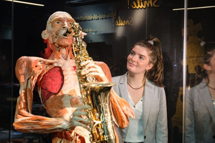 Amsterdam: Body Worlds Exhibition and Canal Cruise - Body Worlds at Damrak 68r: anatomy with an emotional angle