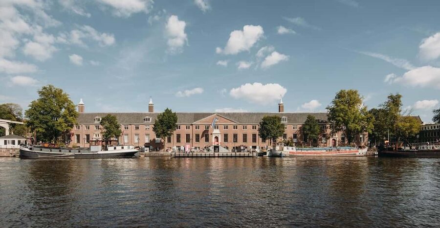 Amsterdam: H'ART Museum Entry Ticket - A historic address beside the Amstel