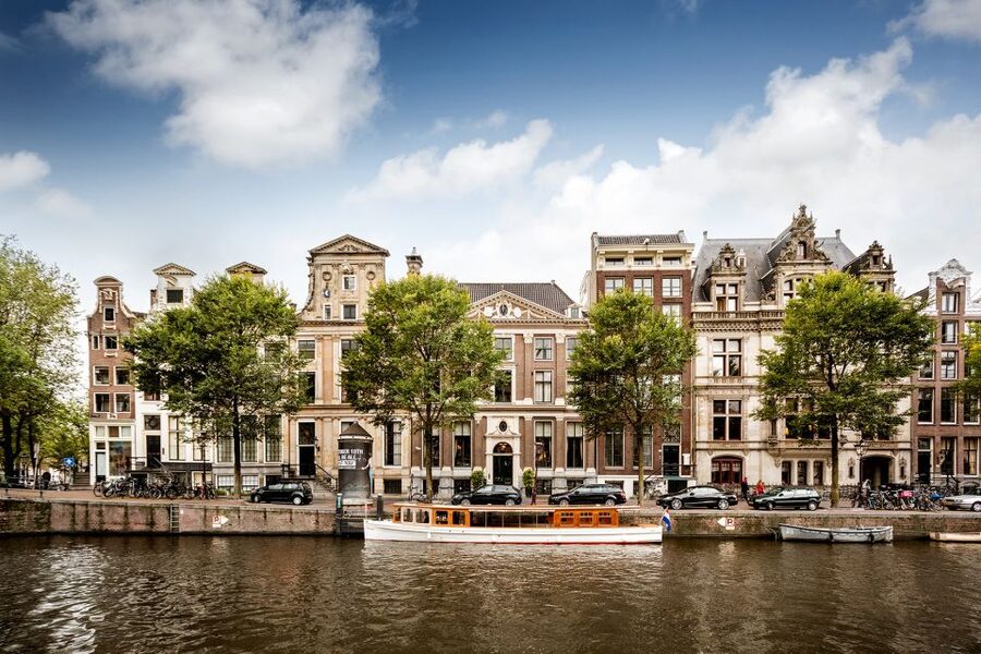 Amsterdam: Museum of the Canals Ticket with Audio Guide - Following the multimedia canal story