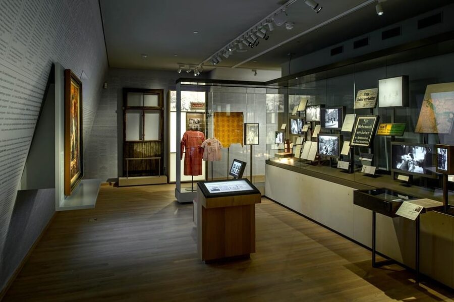 Amsterdam: National Holocaust Museum Entry Ticket - Hollandsche Schouwburg adds another place to remember