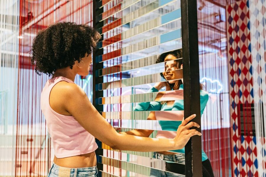 Amsterdam: The Upside Down Museum Entrance Ticket - The voice-activated LED ball pit