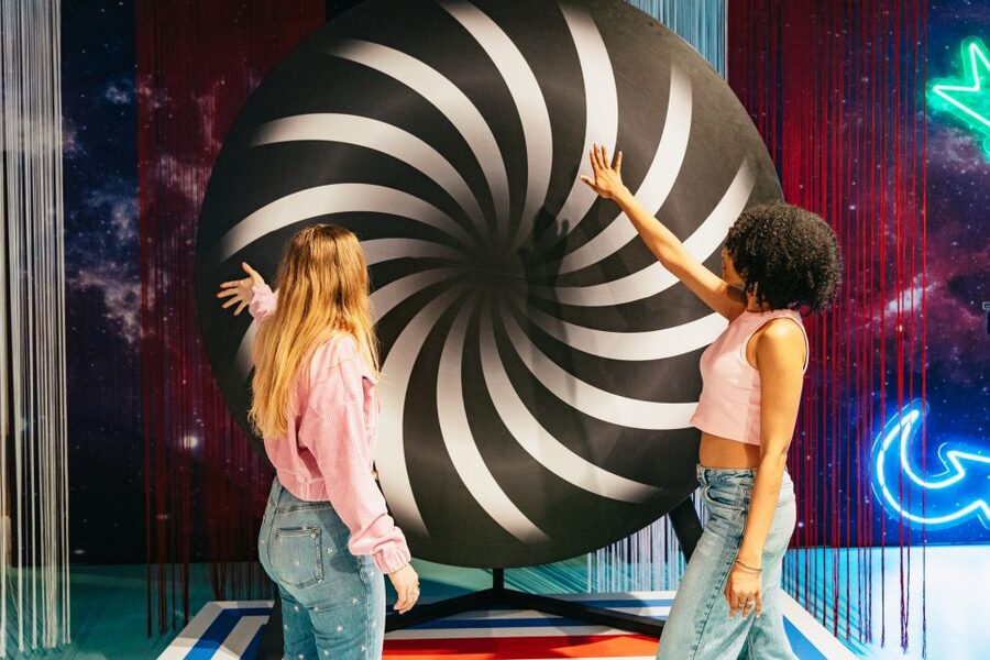 Amsterdam: The Upside Down Museum Entrance Ticket - Crowds, pacing, and the visit length