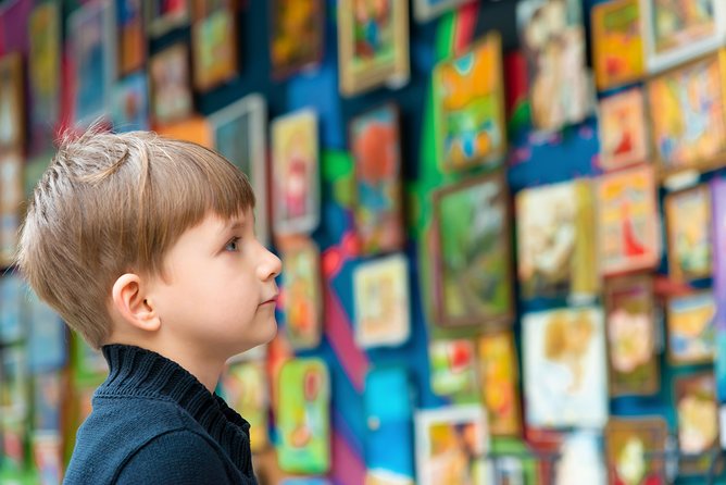 Amsterdam Van Gogh Museum Private Tour for Kids & Families - Meeting your guide at Museumplein