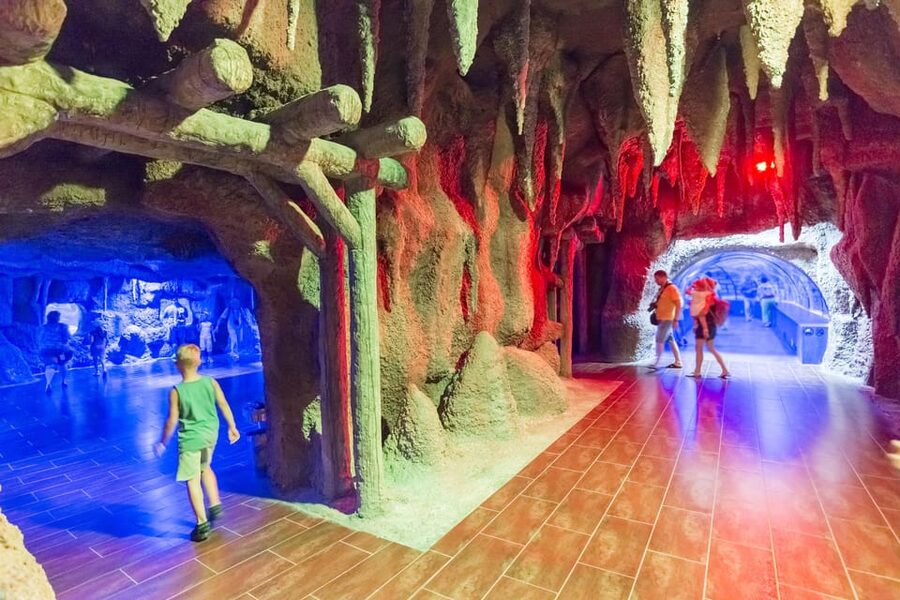 Antalya: Aquarium and Wax Museum Entry Ticket - The tunnel is the reason to come