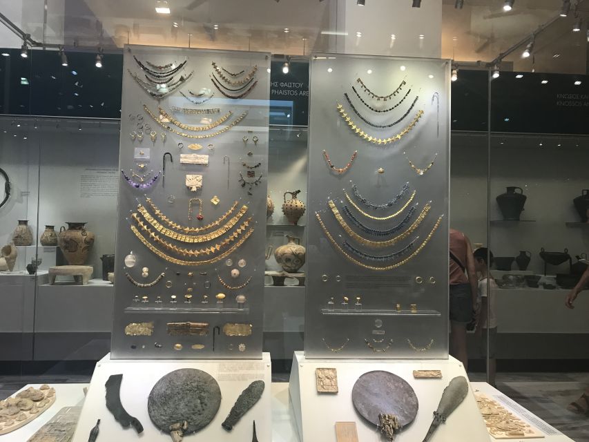 Archaeological Museum of Heraklion: Guided Walking Tour - The museum building is part of the lesson
