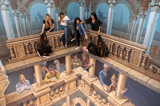 ArtVo Immersive Gallery Experience - Fantasy scenes, famous places, and optical illusions