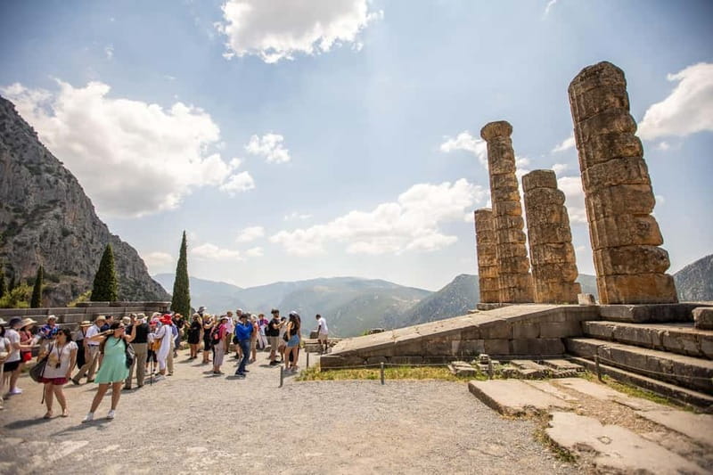 Athens: Delphi Day Tour with Museum & Arachova Village Visit - The morning coach ride and Livadia break