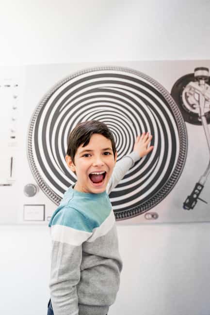 Athens: Museum of Illusions Admission Ticket - Entering the museum and getting your bearings