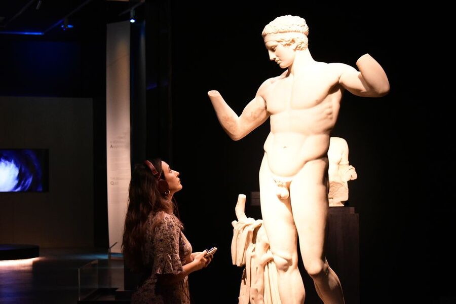 Athens: National Archaeological Museum Ticket & Audio Guide - The café, building, and practical comforts
