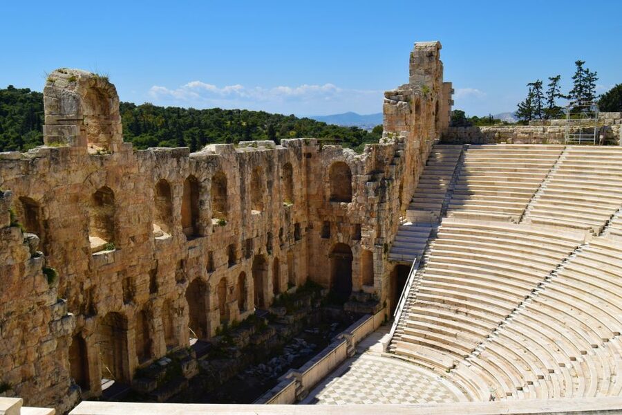 Athens: The Acropolis and Acropolis Museum Tour in German - German guiding, group pace, and the role of Jessica