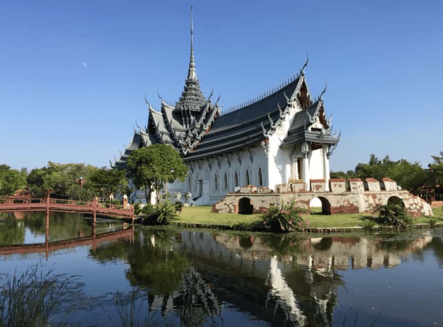 Bangkok: Ancient City Muang Boran and Erawan Museum Tour - Golf cart or SUV: the choice that shapes your day