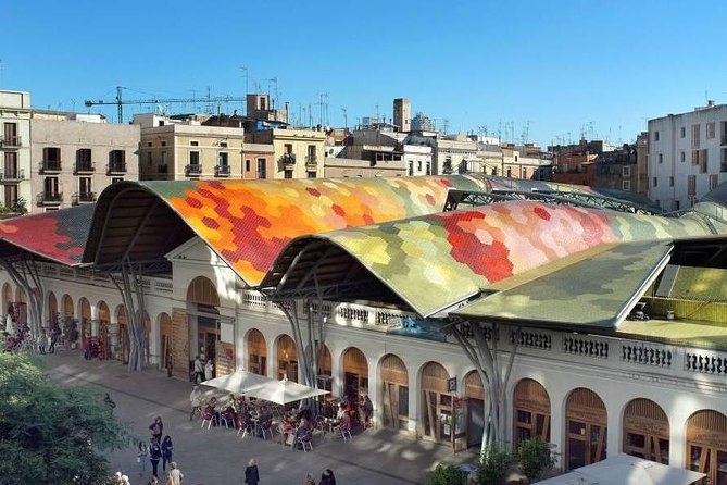 Barcelona Art and Tapas Small Group Walking Tour with Picasso Museum - Plaça Sant Felip Neri and the value of a good guide