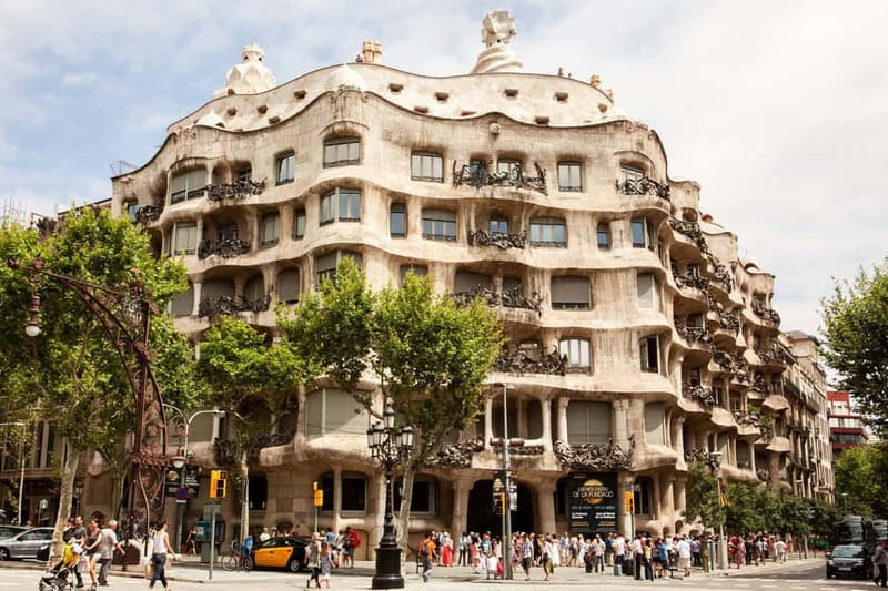 Barcelona Card: 25+ Museums and Free Public Transportation - Collecting Your Card at the Airport or in Town