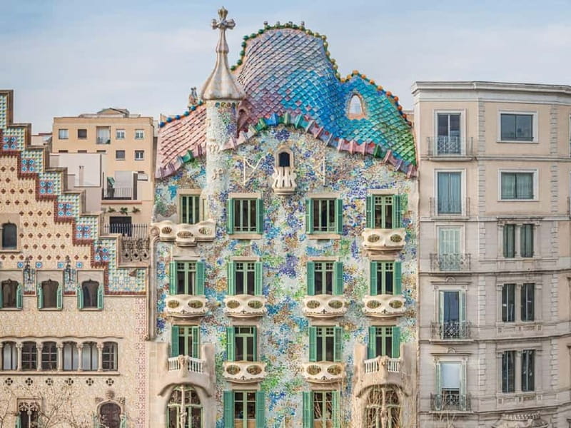 Barcelona: Casa Batlló Tour and Optional White Rabbit Museum - The main floor and the Batlló family home