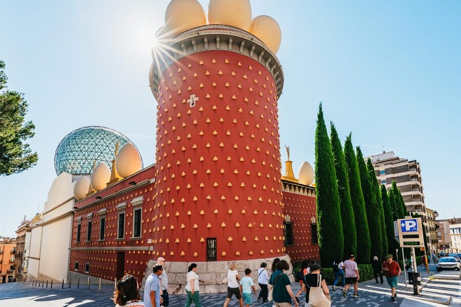 Barcelona: Dali Museum, House and Cadaques Guided Tour - Port Lligat and Dalí’s private world