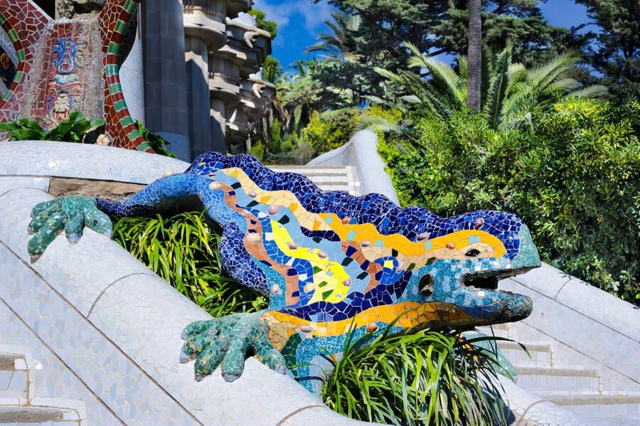 Barcelona: Park Güell and Gaudí House Museum Entry Ticket - Entering the monumental area
