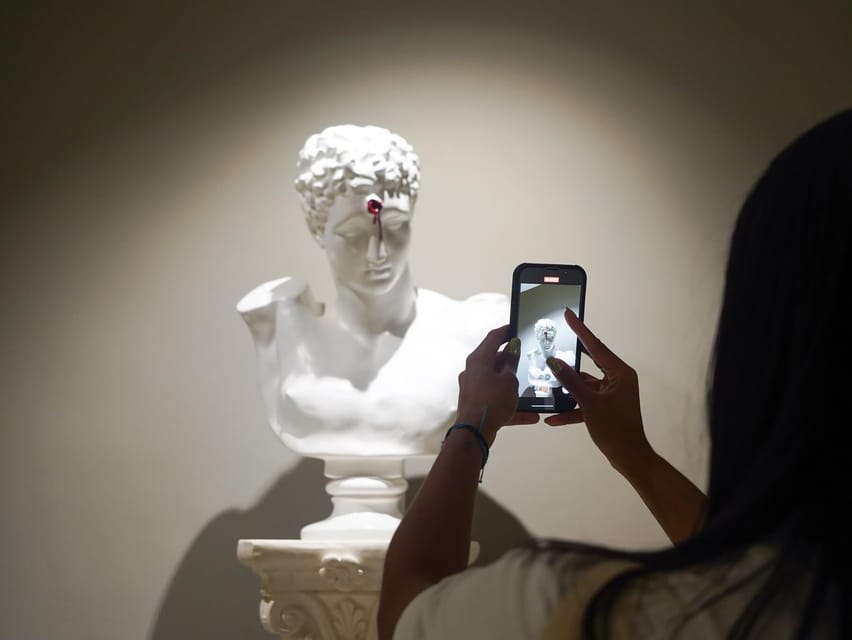 Barcelona: Picasso Museum Tour with Moco Museum Ticket - Following Picasso from youth to Surrealism