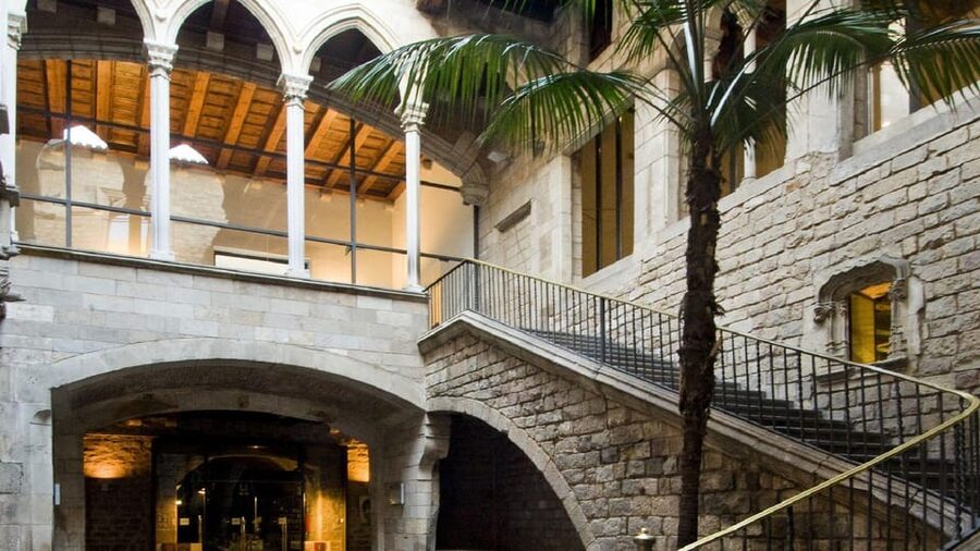 Barcelona: Picasso Walking Tour with Picasso Museum Tickets - The Rose Period: Circus Figures and Brighter Color