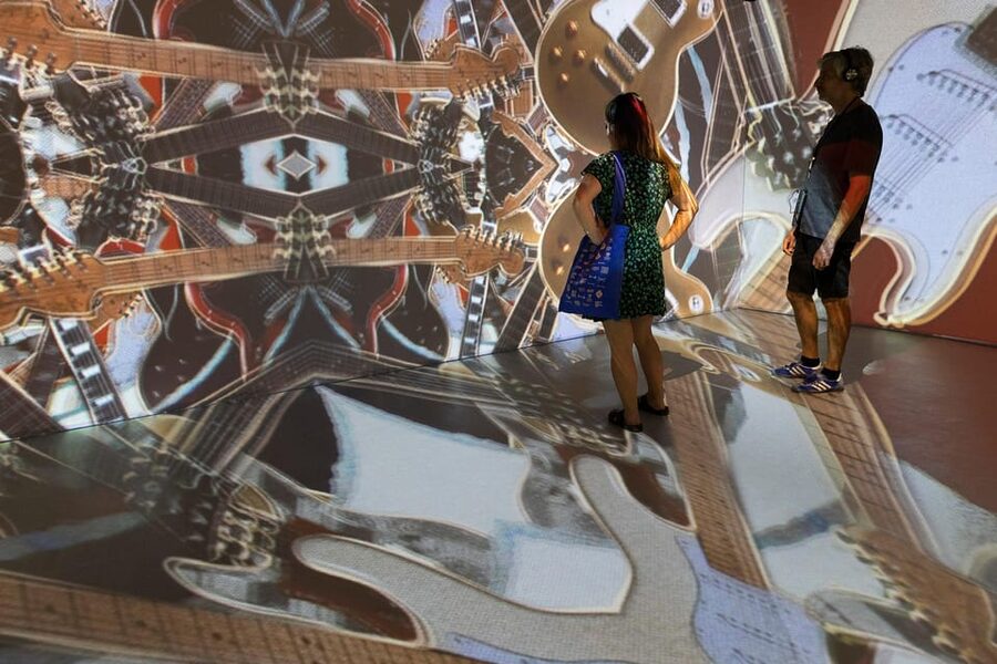 Barcelona: Rock Museum- Guitar Legends Hall - From record stores to vintage jukeboxes
