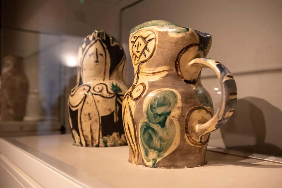 Barcelona: Skip-the-Line Guided Tour of the Picasso Museum - Staying longer after the guide leaves