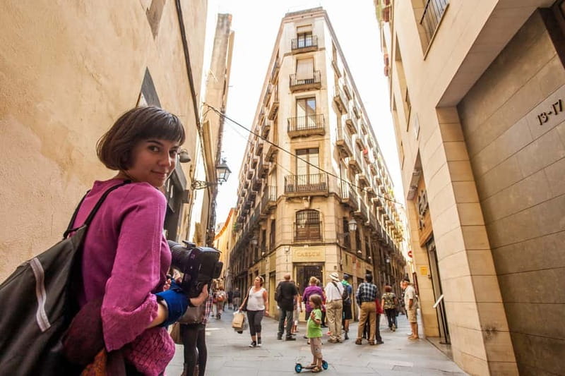 Barcelona: Small Group Picasso Tour with Picasso Museum - Walking through Picasso’s Gothic Quarter