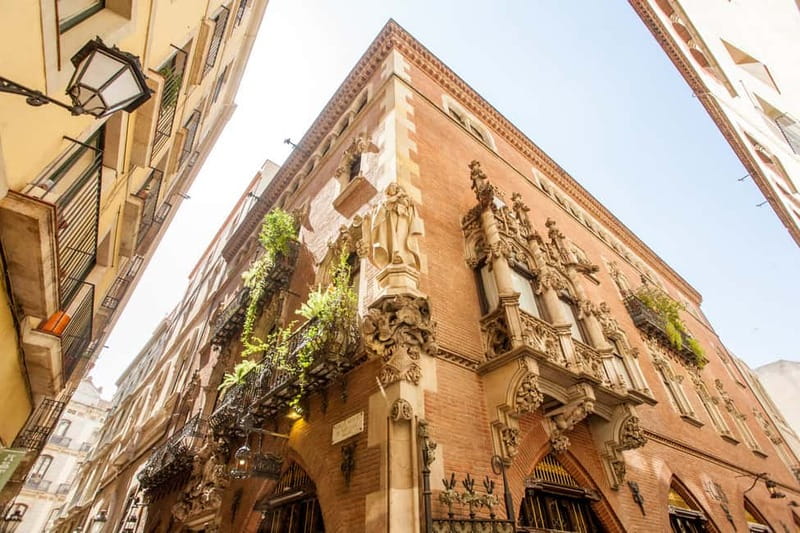 Barcelona: Small Group Picasso Tour with Picasso Museum - Els Quatre Gats and the city’s artistic rebels
