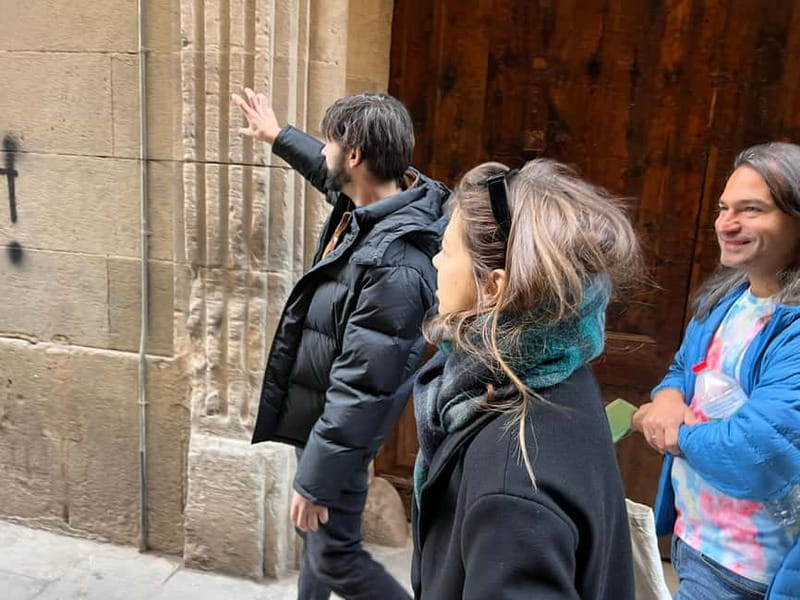 Barcelona: Street Art & Visit to Galleries Tour - Key points at a glance