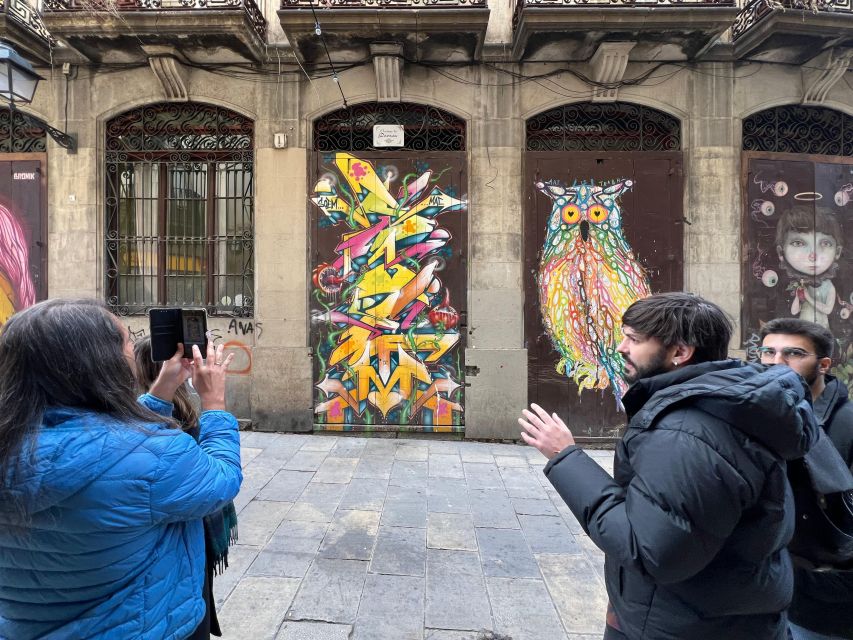 Barcelona: Street Art & Visit to Galleries Tour - Passatge del Crèdit and Carrer d’Avinyó