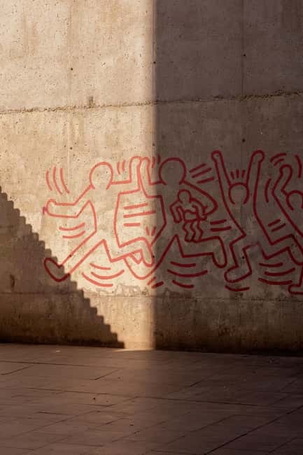 Barcelona | StreetArt Bike Tour Moco Museum - MACBA and the Keith Haring mural