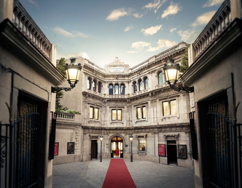 Barcelona: Wax Museum Entry Ticket - Where famous people meet fictional characters