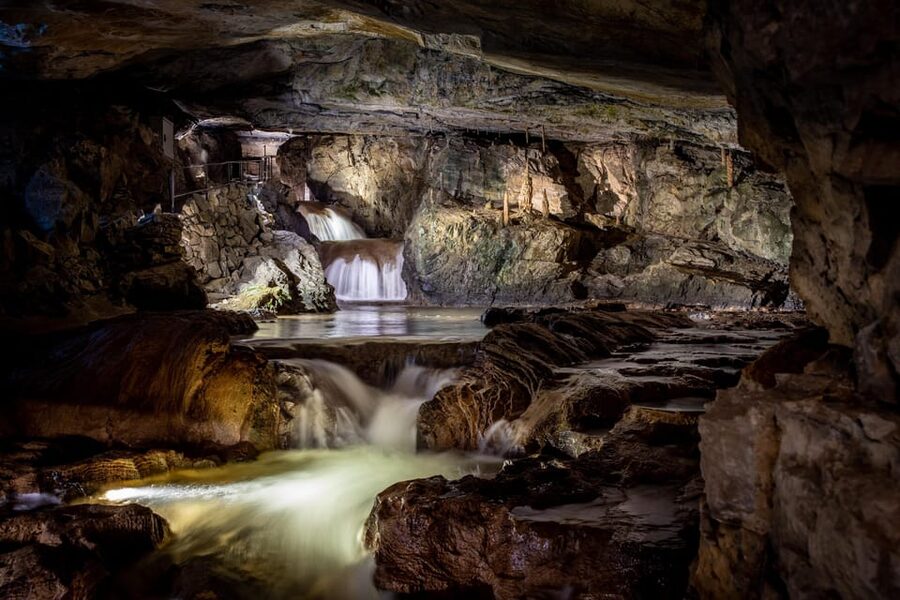 Beatenberg: Beatus Caves Entry Ticket with Museum - Walking the one-kilometer cave route