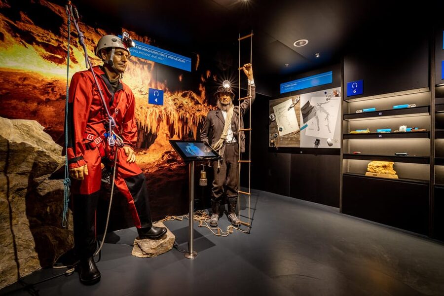 Beatenberg: Beatus Caves Entry Ticket with Museum - The cold, wet conditions inside