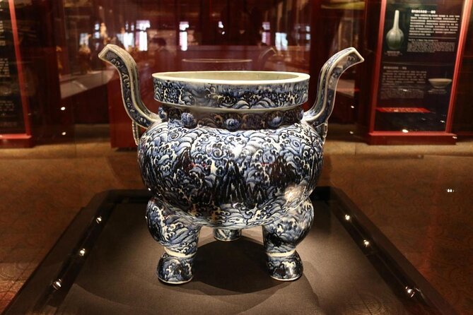 Beijing's Forbidden City with Special Viewing of Treasure Gallery and the Great Wall Ruins at Badaling - Entering the Forbidden City and its imperial collections