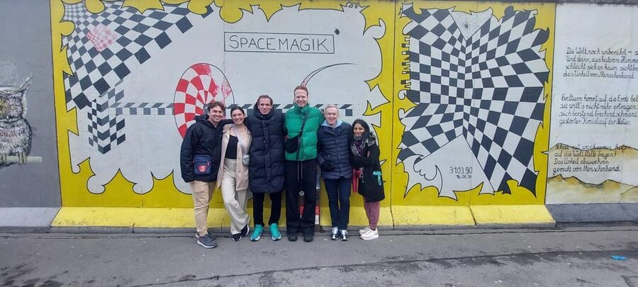 Berlin: Berlin Wall & East Side Gallery Walking Tour - Starting in Friedrichshain near Warschauer Strasse