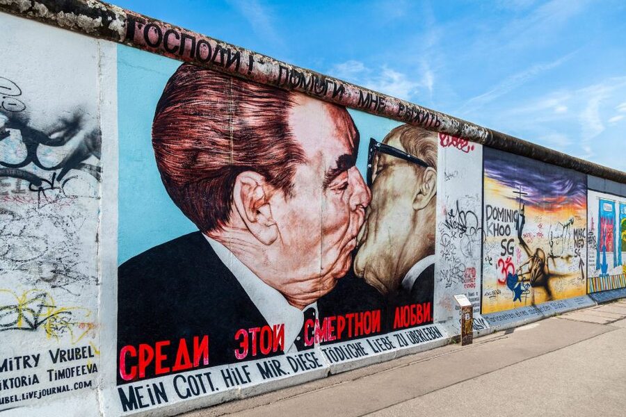Berlin: East Side Gallery and Cold War Segway Tour - Alexanderplatz, Hackescher Markt, and Nikolaiviertel
