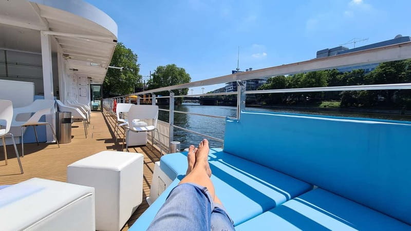Berlin: East Side Gallery Spree Cruise in a Solar Catamaran - The return ride to Jannowitzbrücke