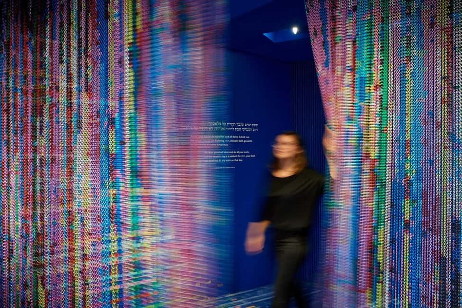 Berlin: Jewish Museum Highlights Tour - The symbolic architecture is more than a photo stop