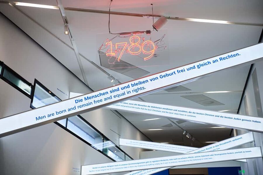 Berlin: Jewish Museum Highlights Tour - What the guided storytelling adds