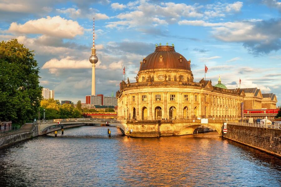 Berlin: Museum Island Guided Walking Tour - The historic harbor and ship lock