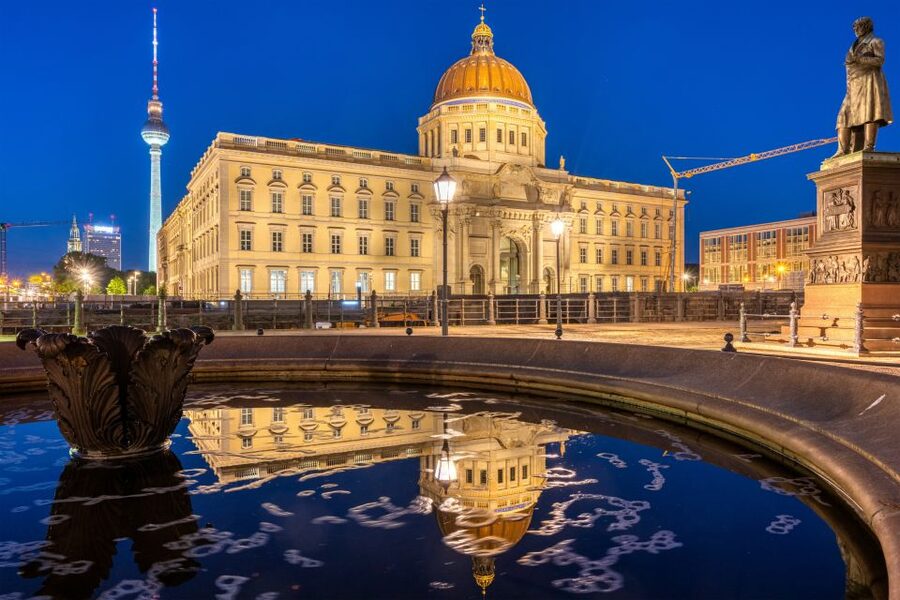 Berlin: Museum Island Guided Walking Tour - Finishing at the Humboldt Forum