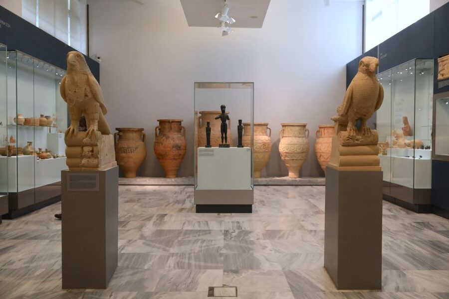 Best of Heraklion : Knossos - Arch.Museum - City tour - Heraklion old town at 12:30 PM