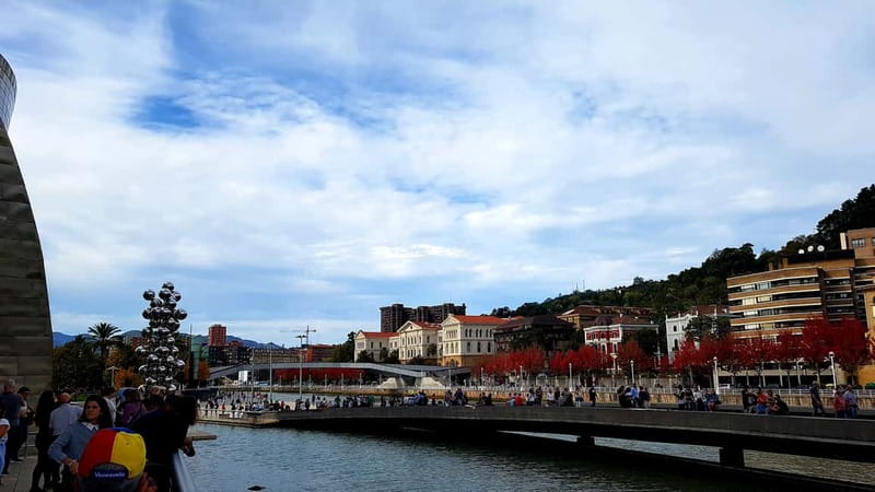 Bilbao: Guggenheim Bilbao museum in spanish Ticket included - Continuing With the Audioguide