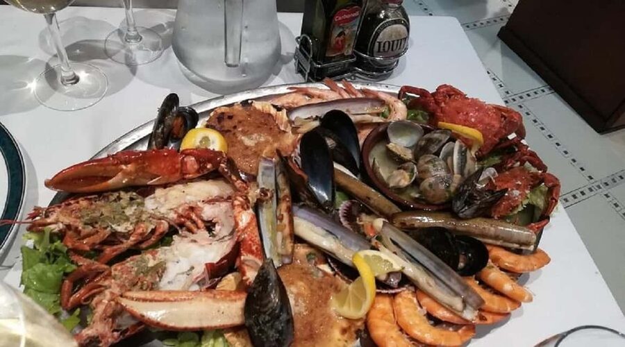 Bilbao: Guggenheim Museum Skip-the-Line Guided Tour & Dinner - Dinner with five Basque courses