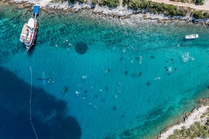 Blue Lagoon & Underwater Museum from Split with Lunch & Drinks - Sailing home with a live DJ