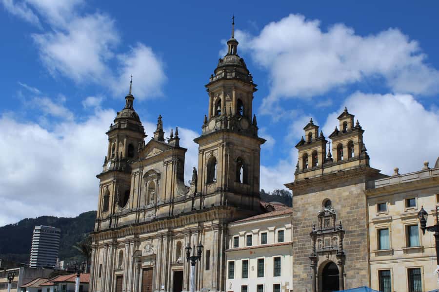 Bogotá: Private Candelaria Walking Tour and Gold Museum - Why this Bogotá combination works