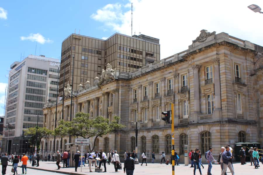Bogotá: Private Candelaria Walking Tour and Gold Museum - Chorro de Quevedo and Calle del Coliseo