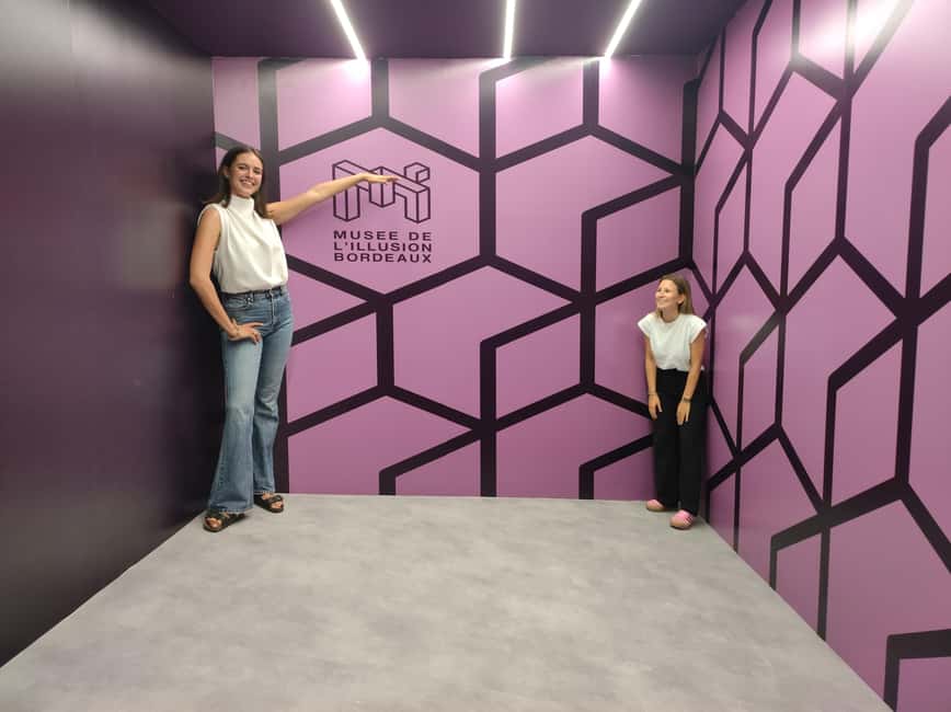 Bordeaux: Museum of Illusions Entry Ticket - Holograms, sensory tricks, and changing perspectives