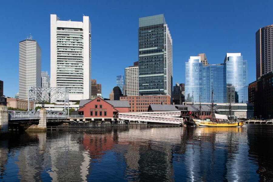 Boston: Boston Tea Party Ships and Museum Interactive Tour - Two faithful ship replicas